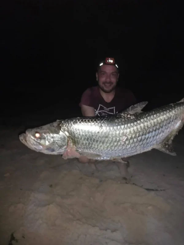 Pêche d’un tarpon géant dans la lagune d’Iguéla au Gabon