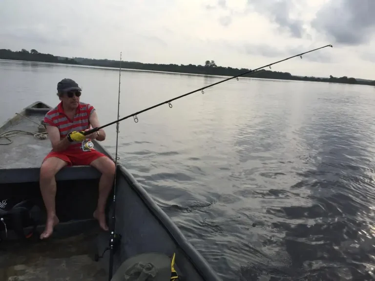 Pêche en calée dans la lagune d'Iguéla