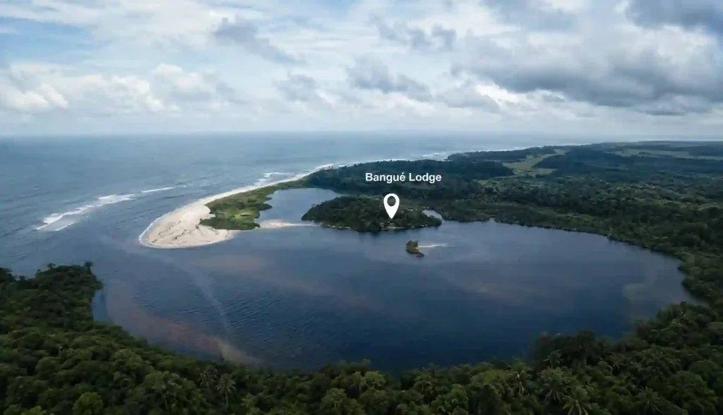 Vue aérienne de Bangué Lodge à Iguéla